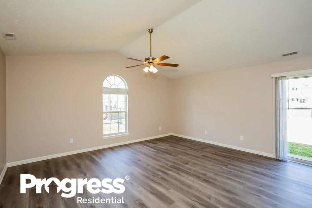 7423 Nutmeg Ct - Photo 3 of 16