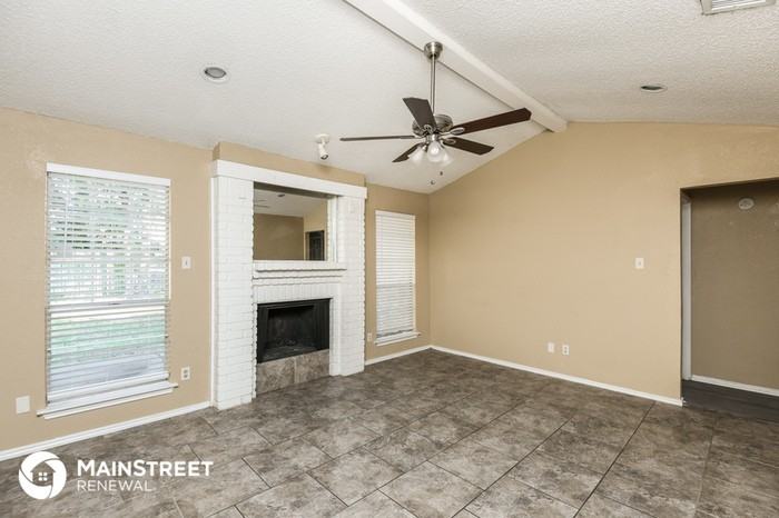 4626 Platte Dr - Photo 3 of 16