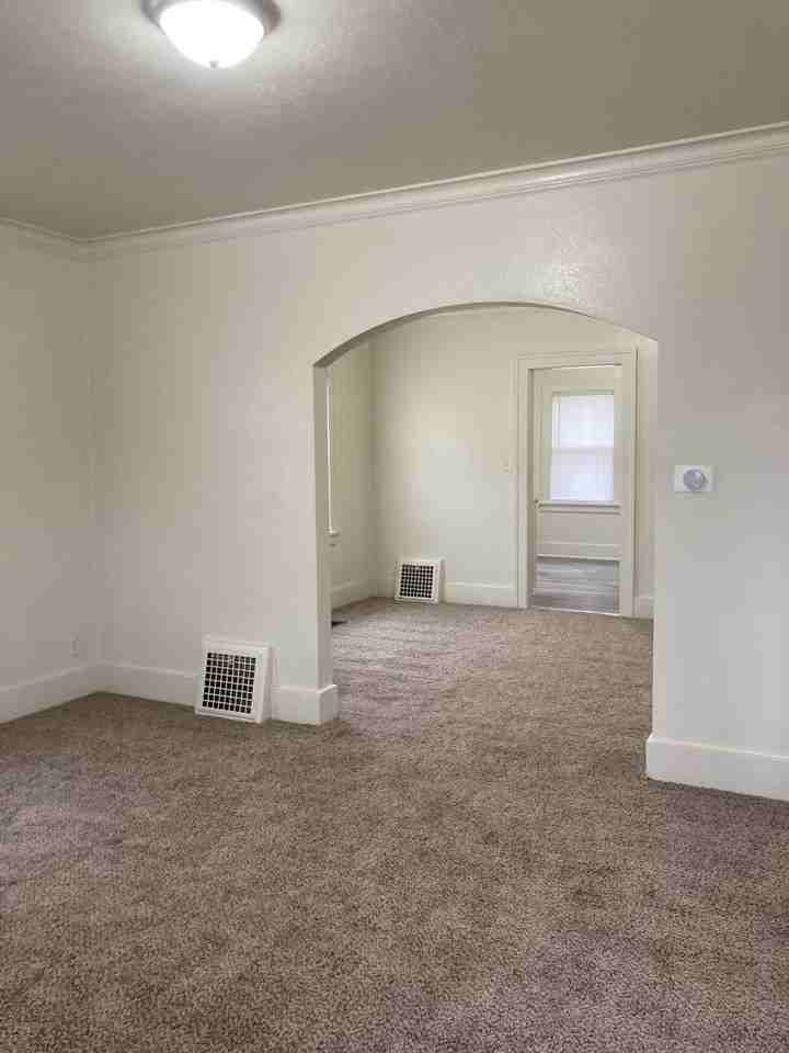 817 West Nebraska Avenue - Photo 4 of 15