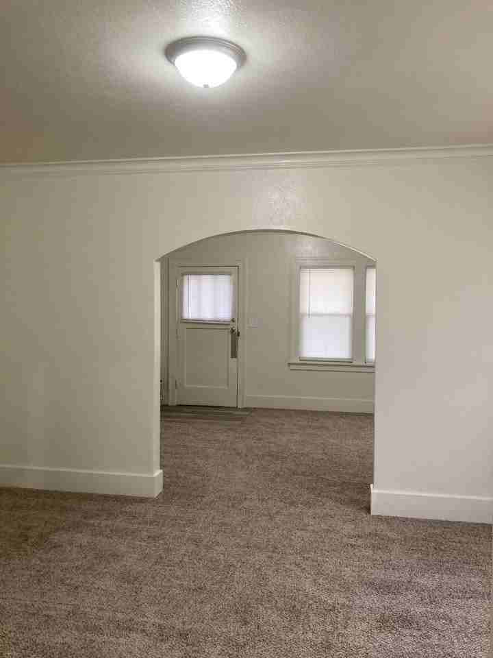 817 West Nebraska Avenue - Photo 7 of 15