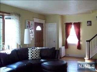 137 Oakdene Ave - Photo 3 of 12