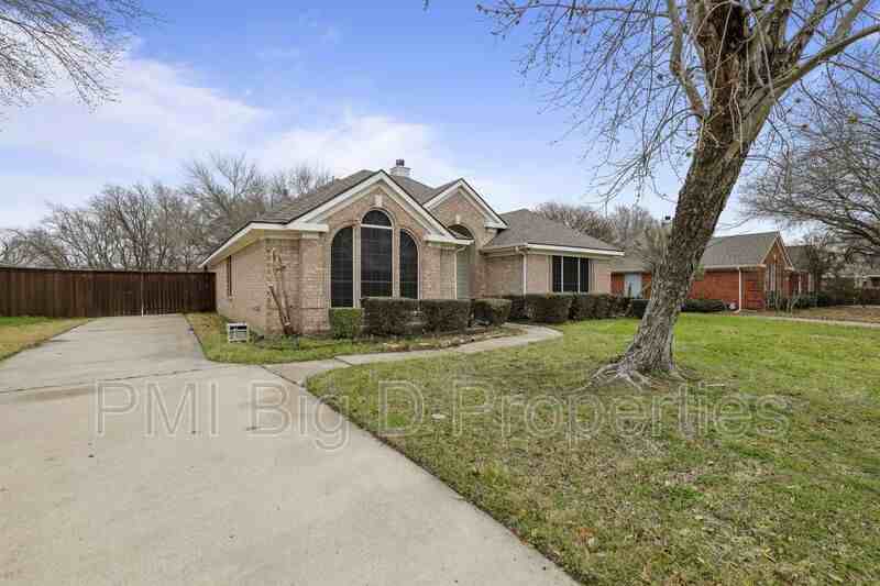 103 Worchester Ln - Photo 2 of 21