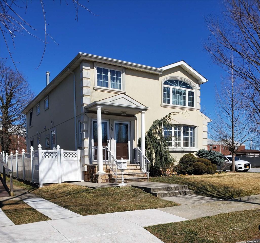 16067 19th Ave 1st Fl - Photo 2 of 11