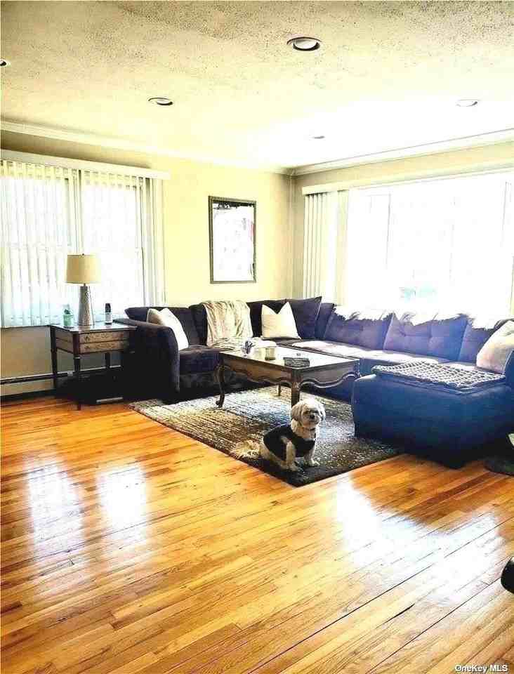 16067 19th Ave 1st Fl - Photo 3 of 11