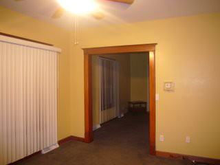 608 Oak St - Photo 3 of 25