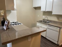 featured image of 700 W La Jolla St