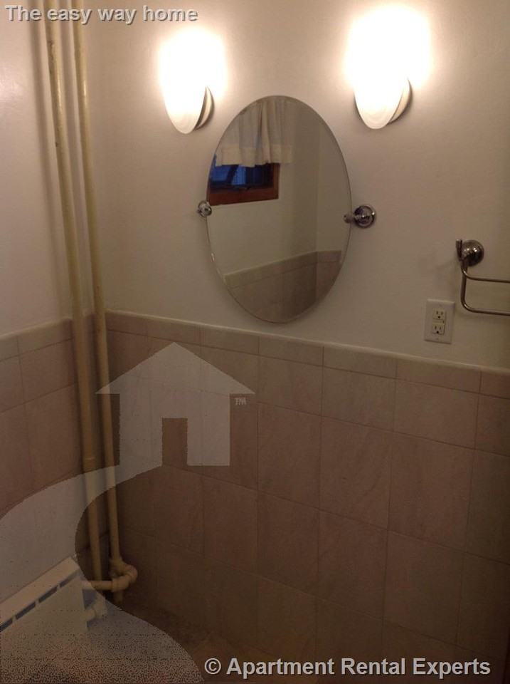 26 Dover St #2 - Photo 7 of 23