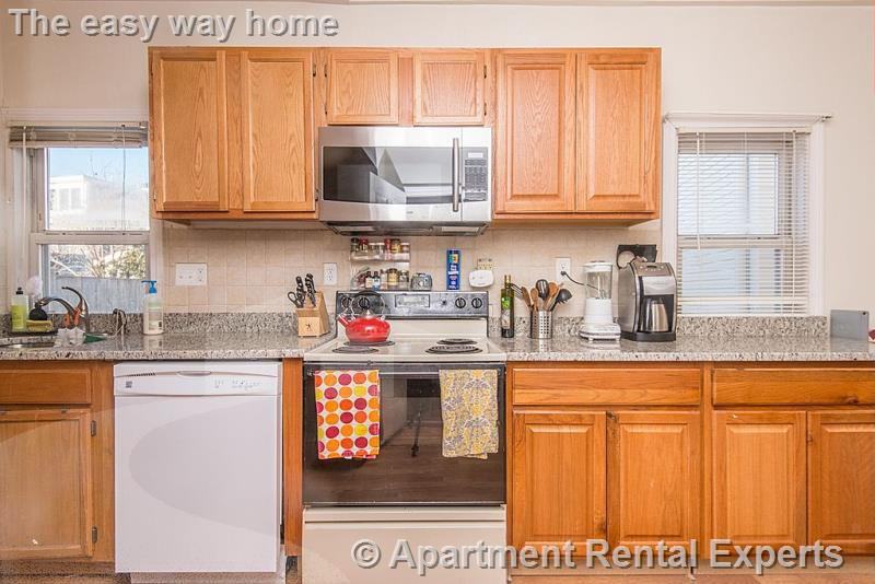 1105 Cambridge St #1 - Photo 2 of 6