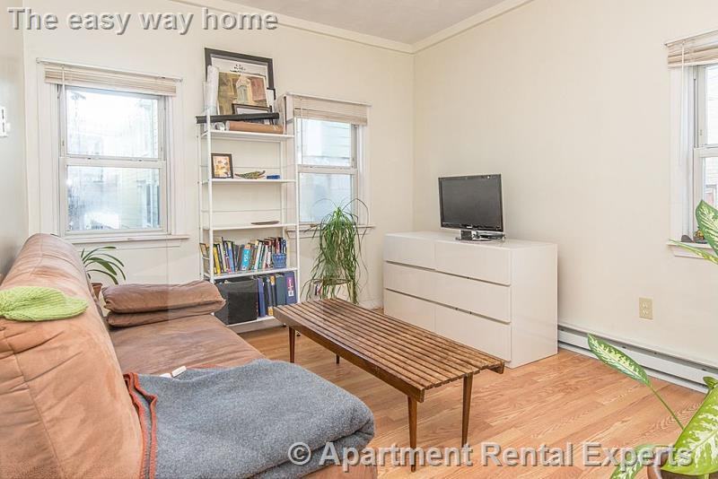 1105 Cambridge St #1 - Photo 3 of 6