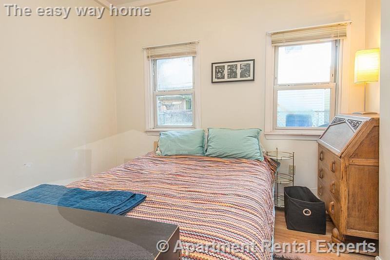 1105 Cambridge St #1 - Photo 4 of 6