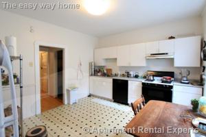 featured image of 32 Chatham St #4