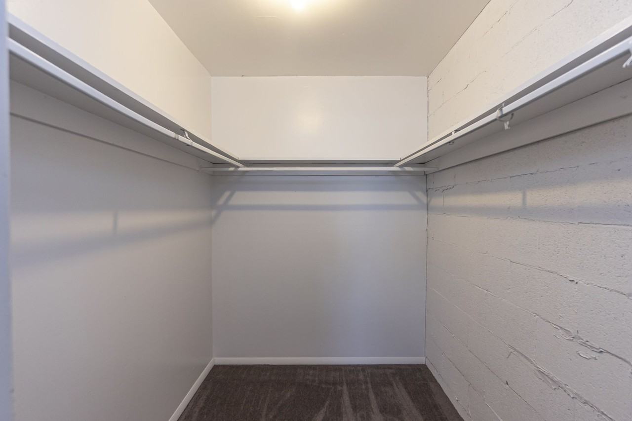 Mason Manor - Photo 4 of 28