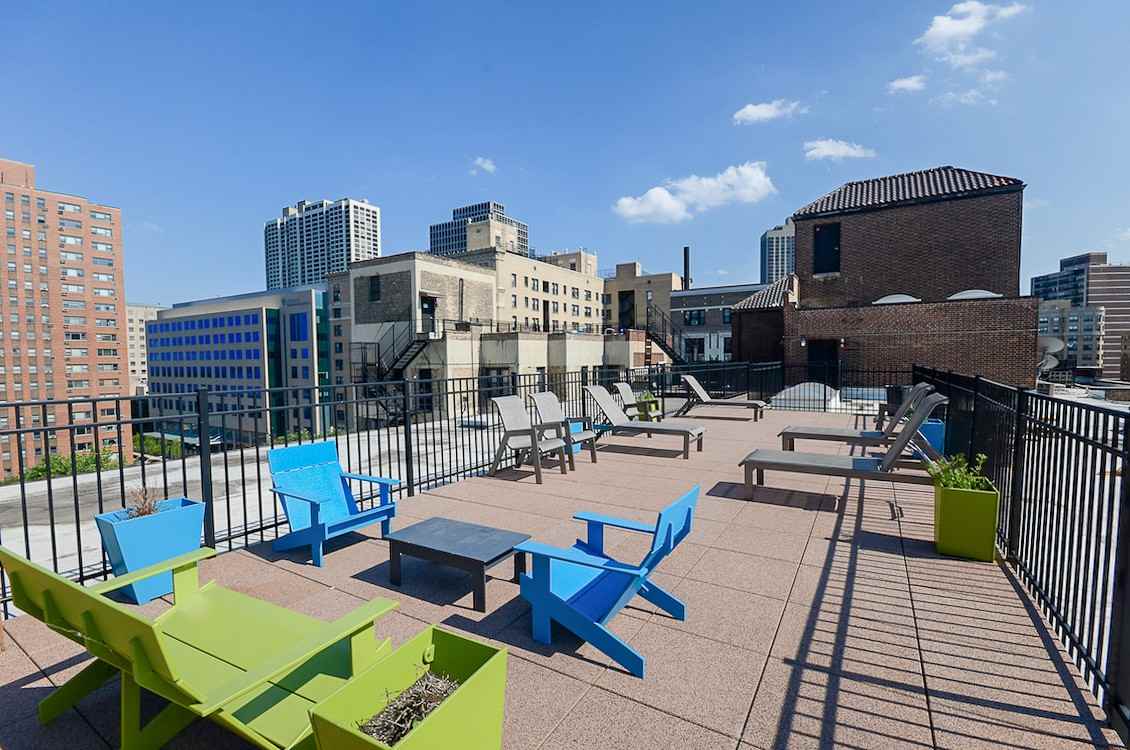 426 W. Surf - Photo 4 of 19