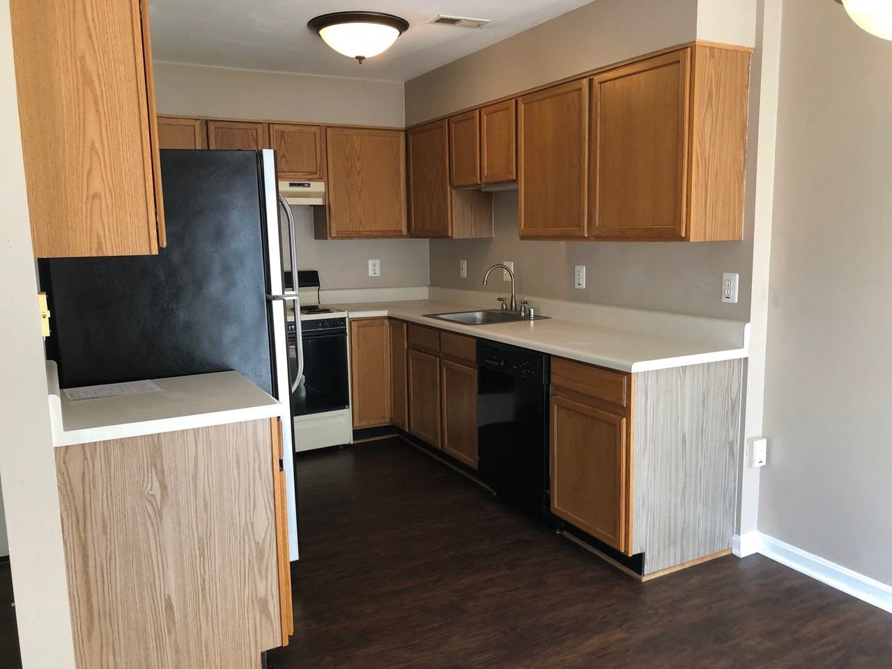 122 Bishopstone Circle - Photo 3 of 10