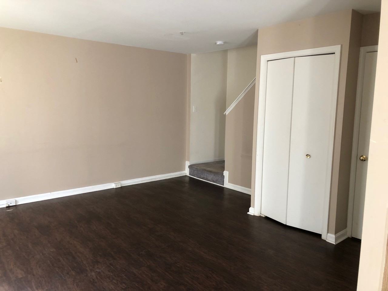 122 Bishopstone Circle - Photo 4 of 10