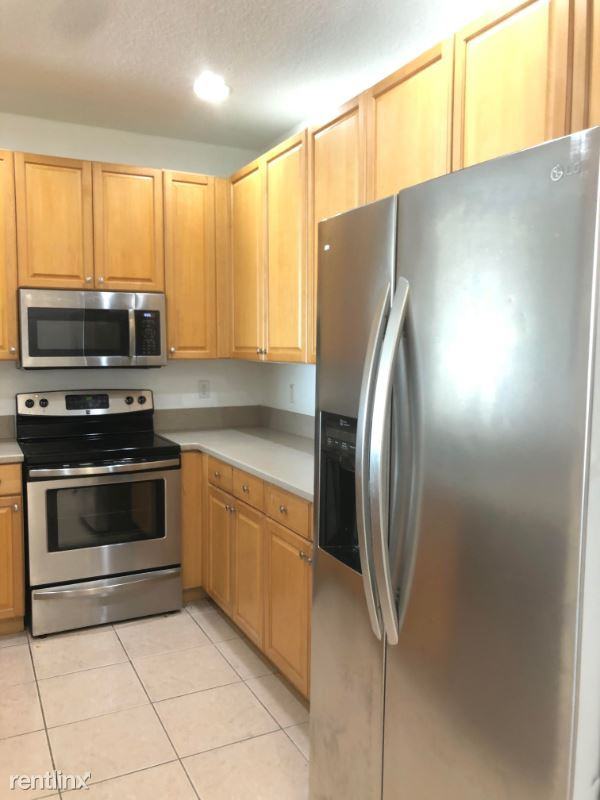 1554 Limetree Bay Ave - Photo 3 of 11