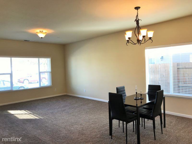 290 Mcdaniel Cir - Photo 3 of 16