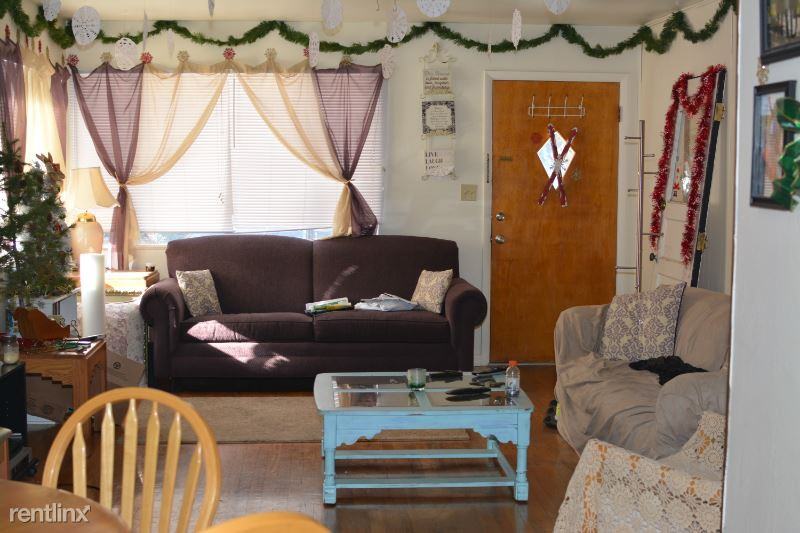 604 Colorado St - Photo 3 of 5