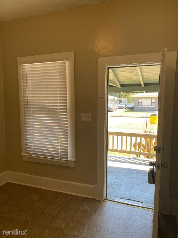 237 W 40th St - Photo 3 of 10