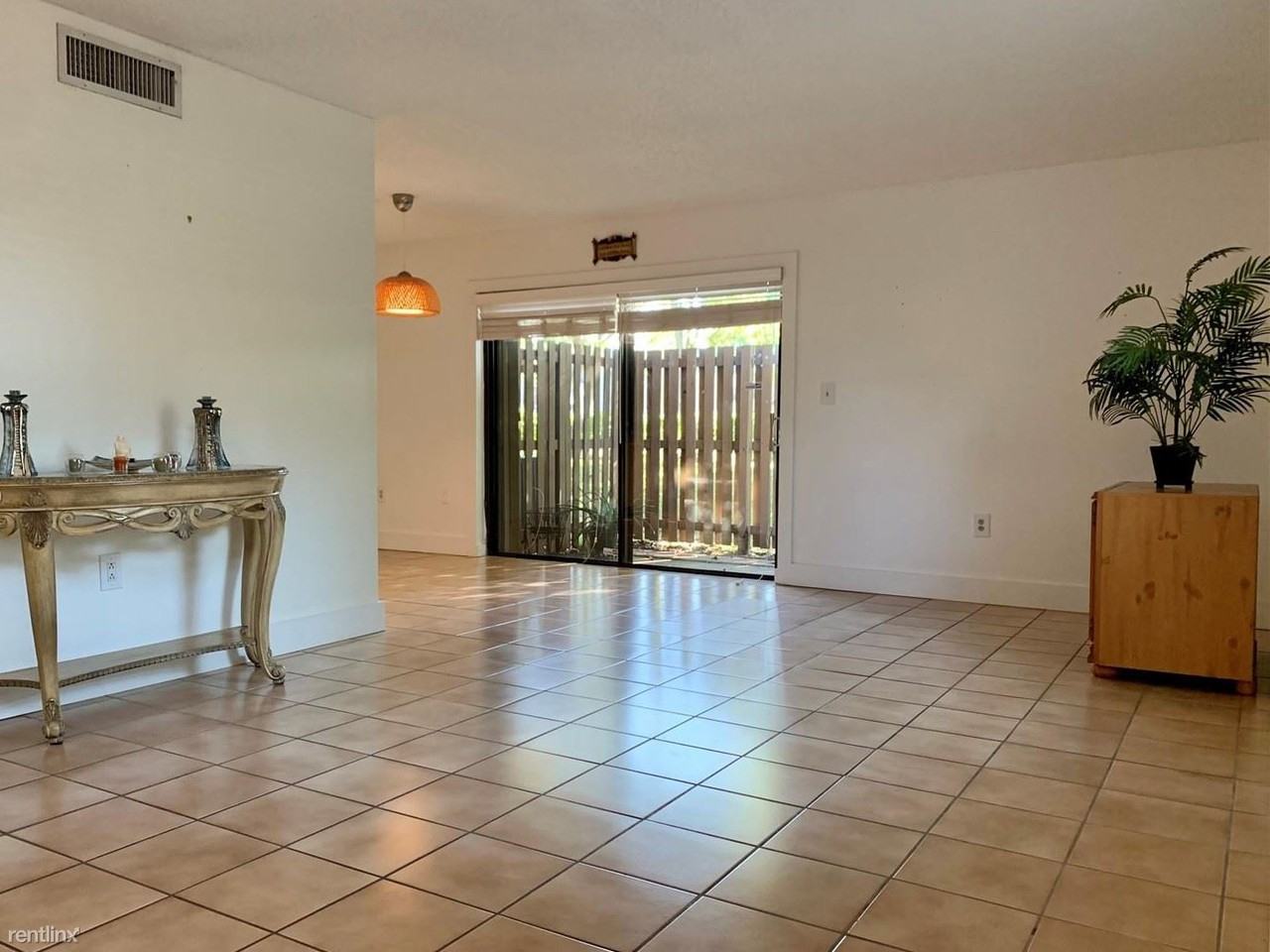 10631 Sw 113th Pl #10631 - Photo 3 of 17