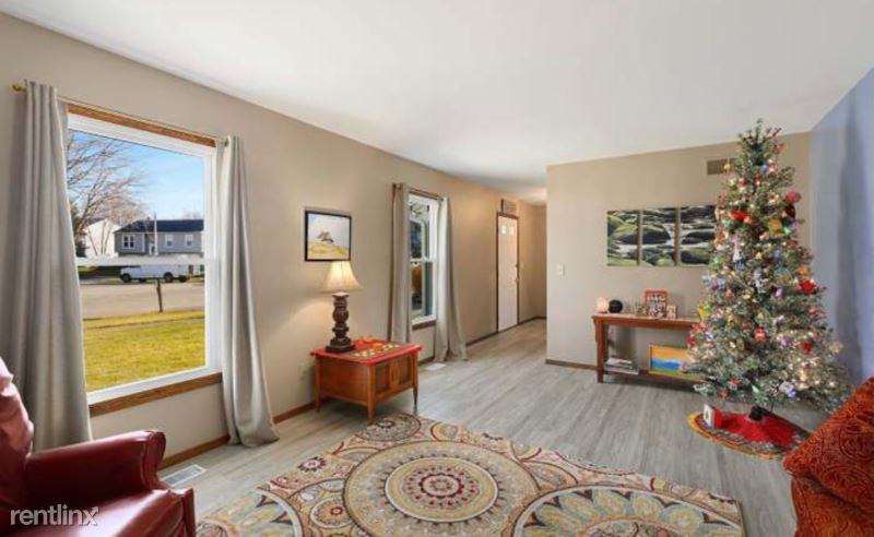 1312 Lancaster Ave - Photo 2 of 6