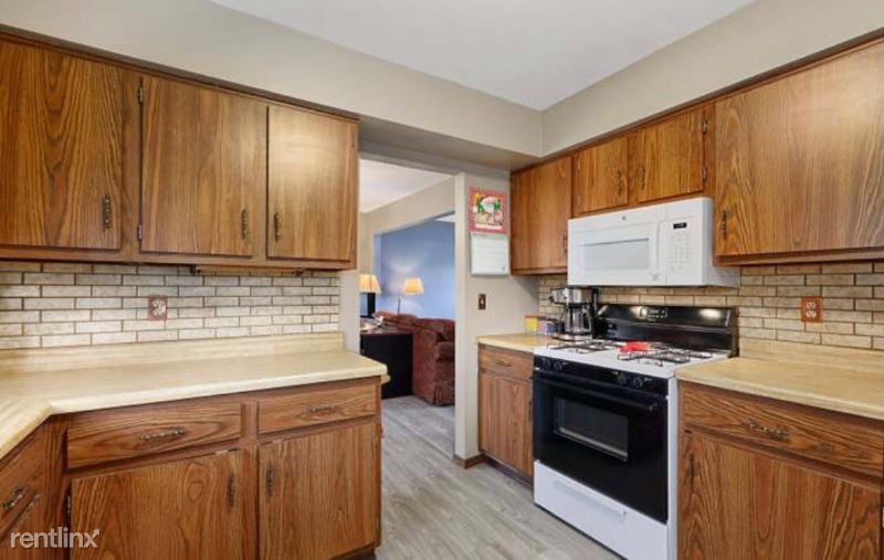 1312 Lancaster Ave - Photo 3 of 6