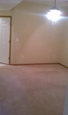 5556 N Green Ln - Photo 3 of 12