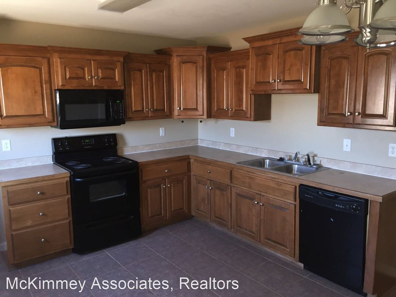 102 Coy Ln - Photo 2 of 14