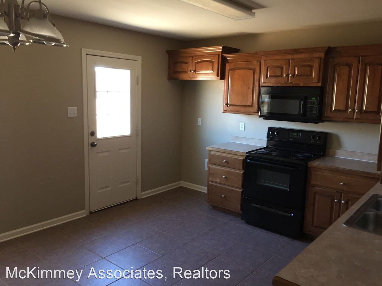 102 Coy Ln - Photo 3 of 14