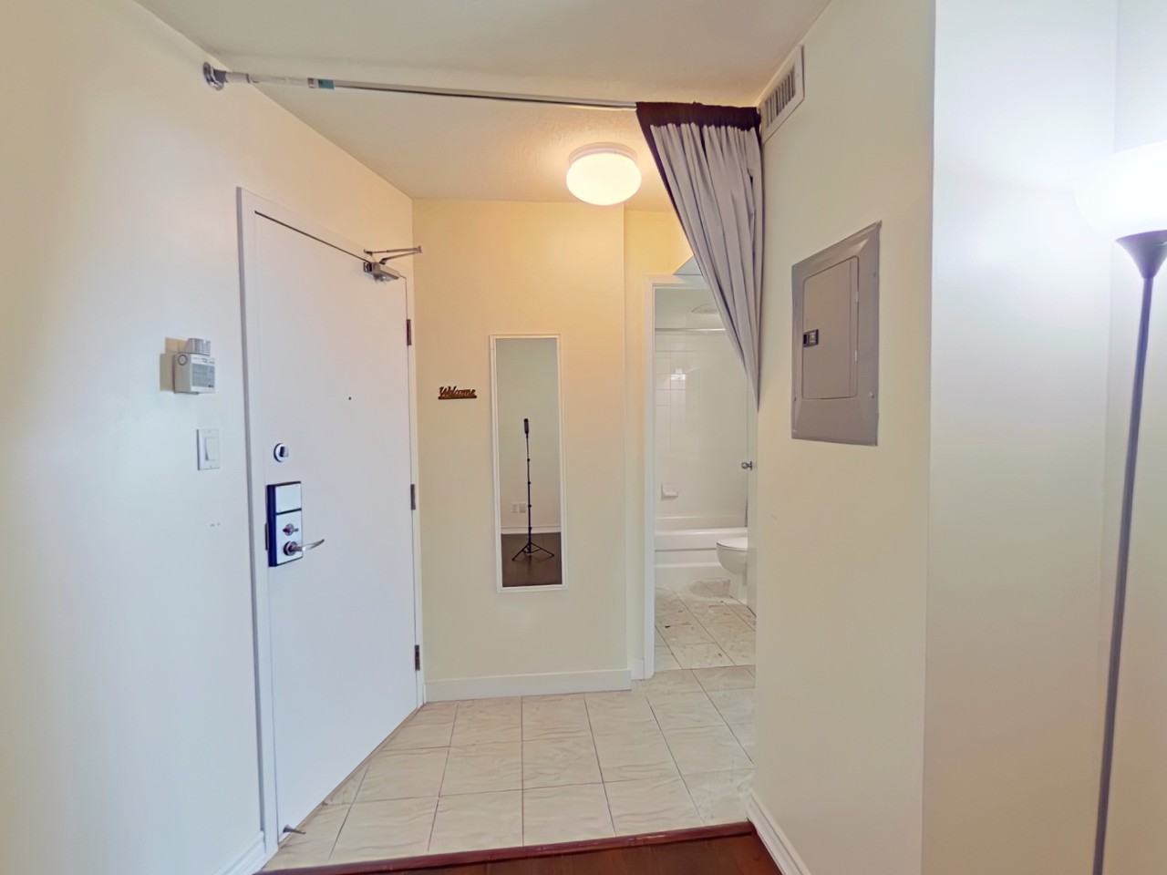 650 Queens Dr - Photo 3 of 13