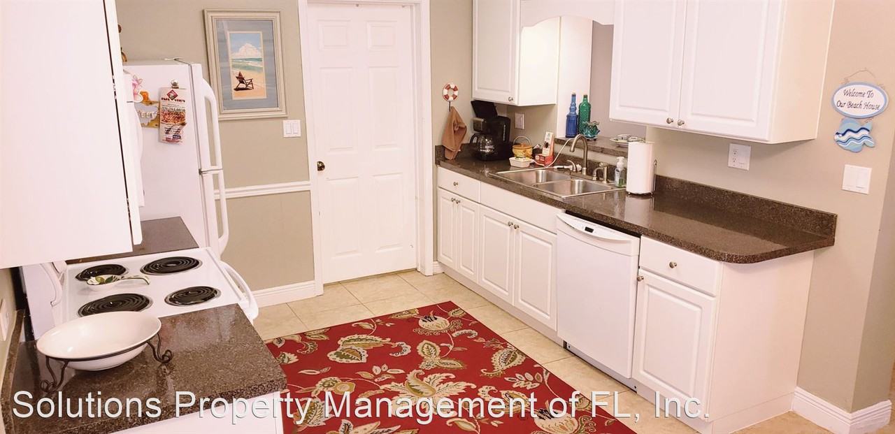8800 Seashell Ln - Photo 3 of 27