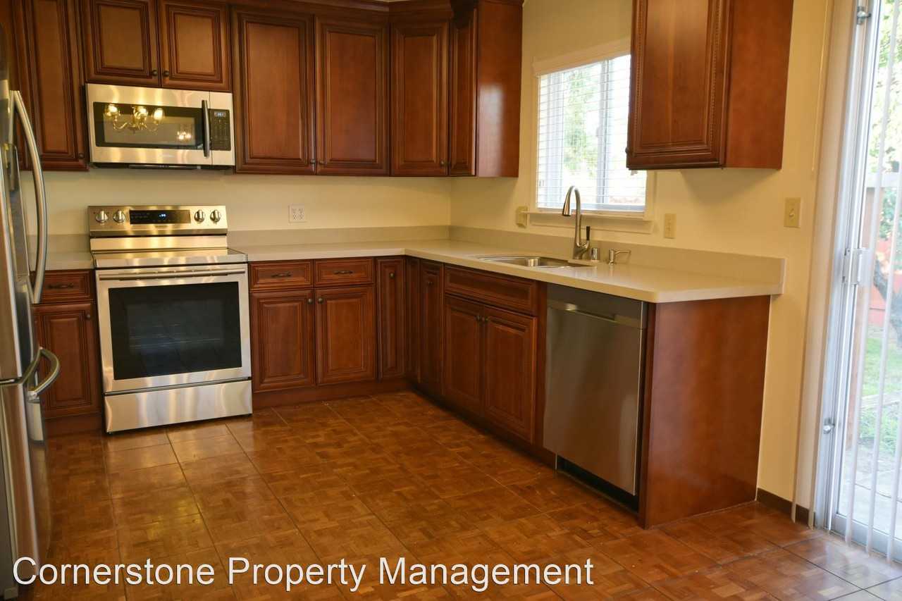 1614 Goldfinch Way - Photo 3 of 8