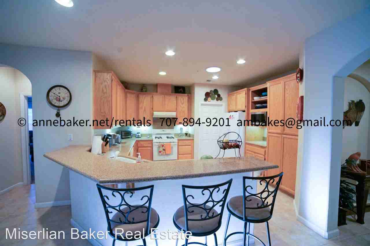 103 Primrose Ln - Photo 2 of 15