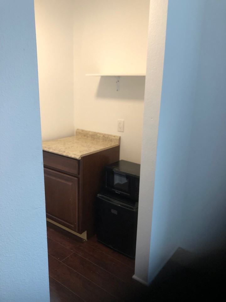 2535 Hauser Boulevard #G - Photo 2 of 8