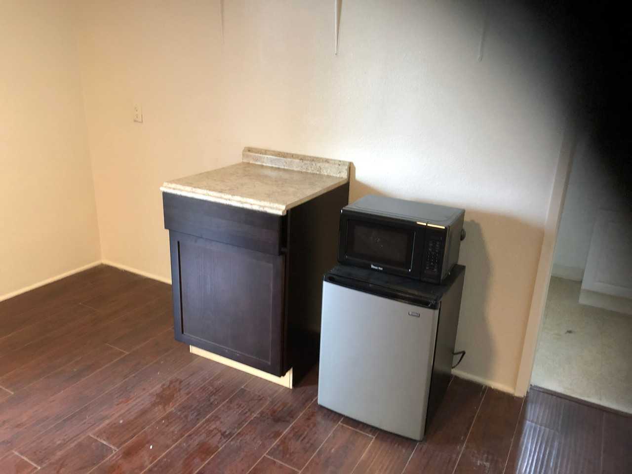 2535 Hauser Boulevard #G - Photo 6 of 8