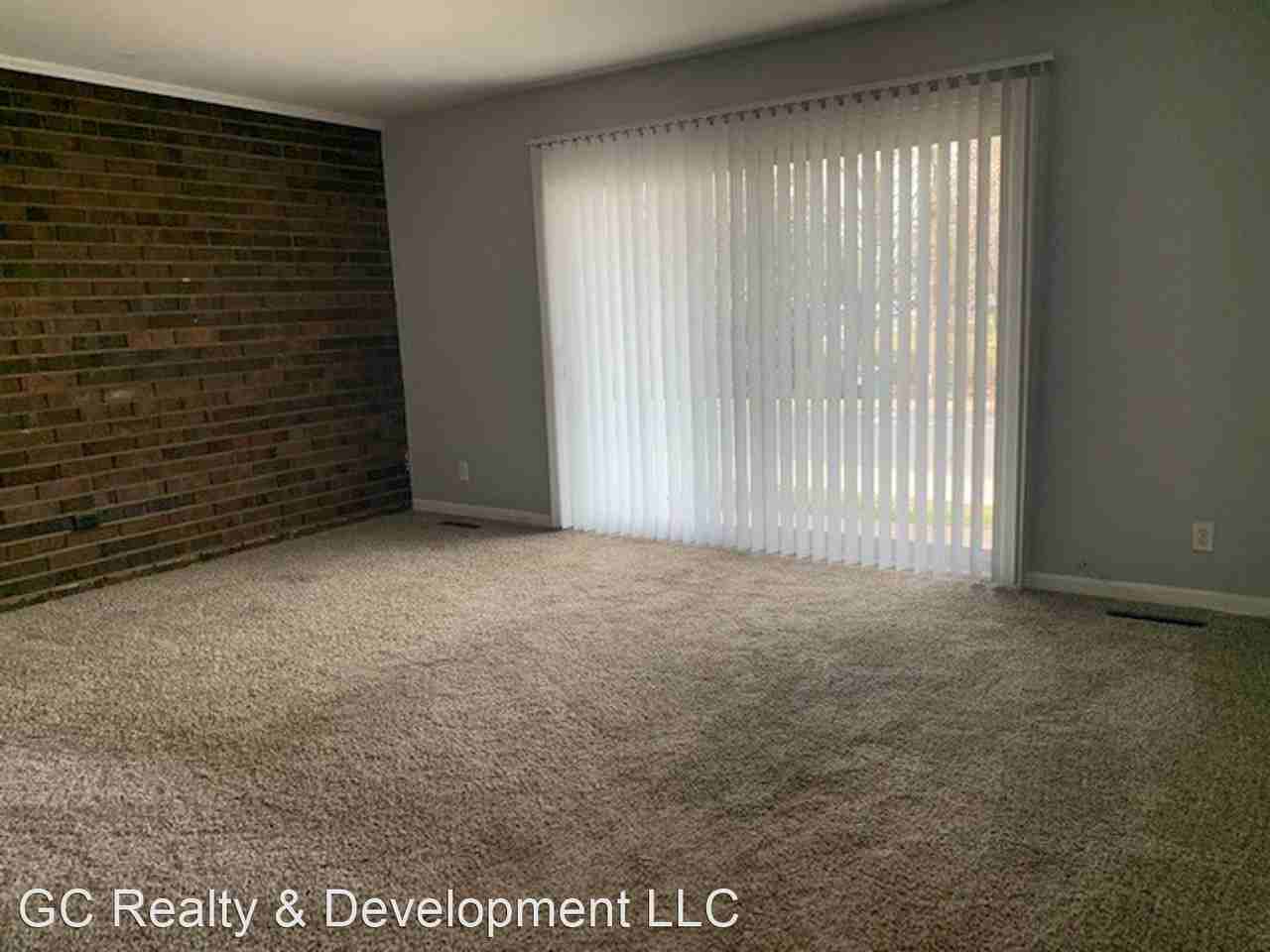 7-20 Simpson St - Photo 2 of 15