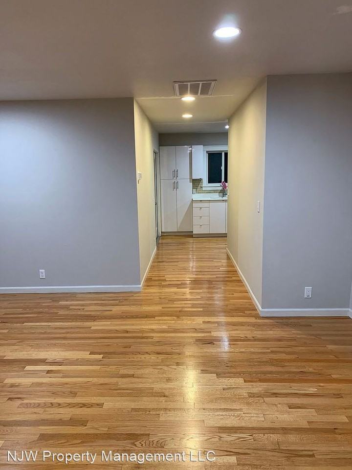 5205 Sw Nebraska St - Photo 2 of 20