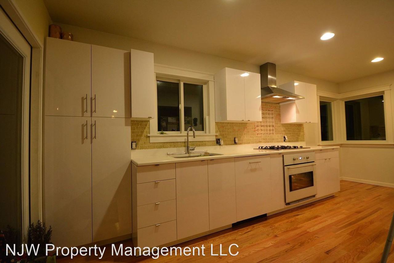 5205 Sw Nebraska St - Photo 3 of 20