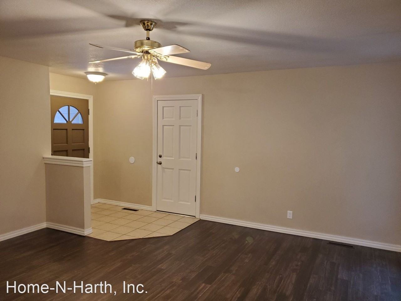 3326 S Illinois Ave - Photo 3 of 33