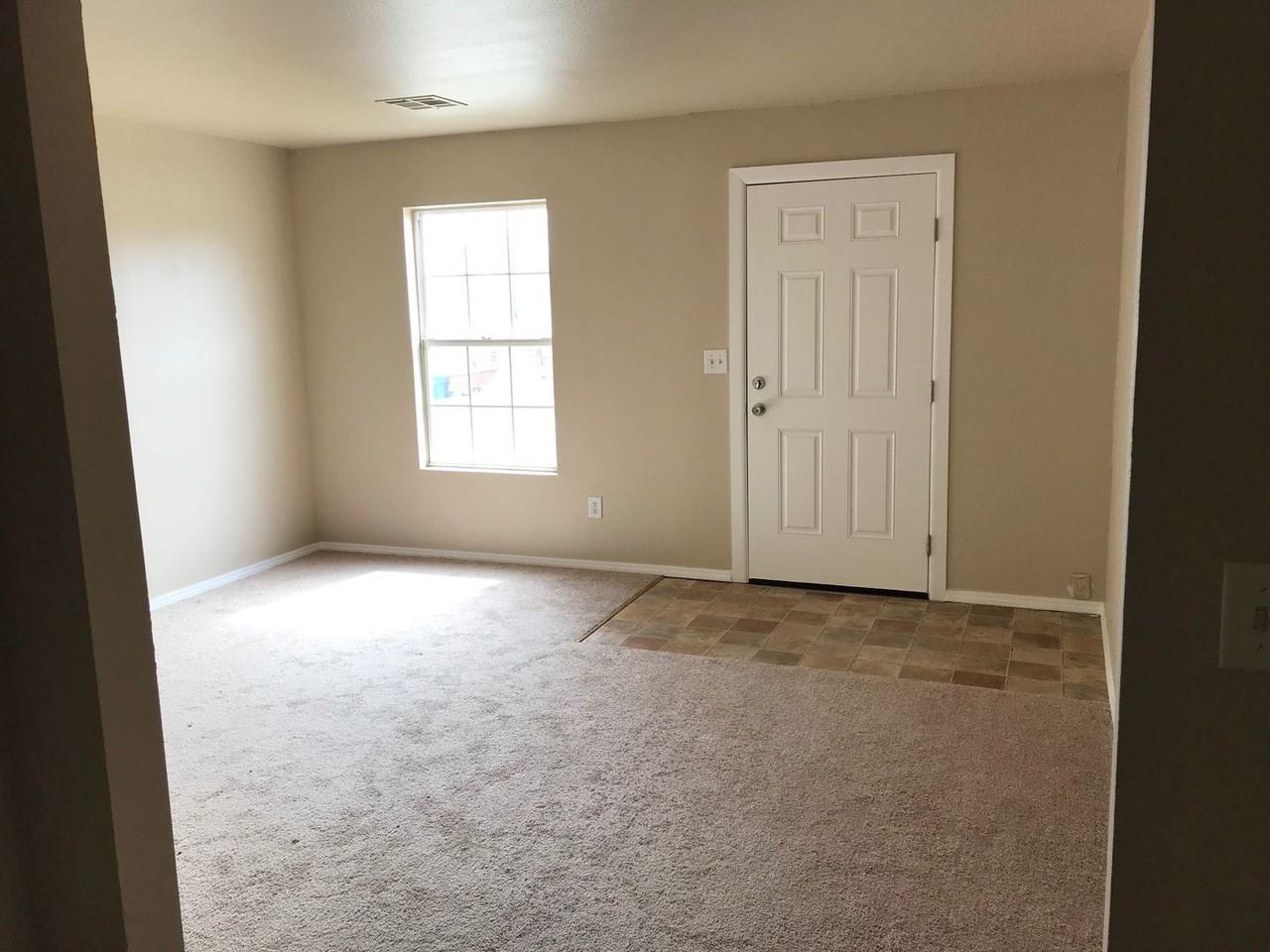 1437 Ne 34th St - Photo 2 of 15