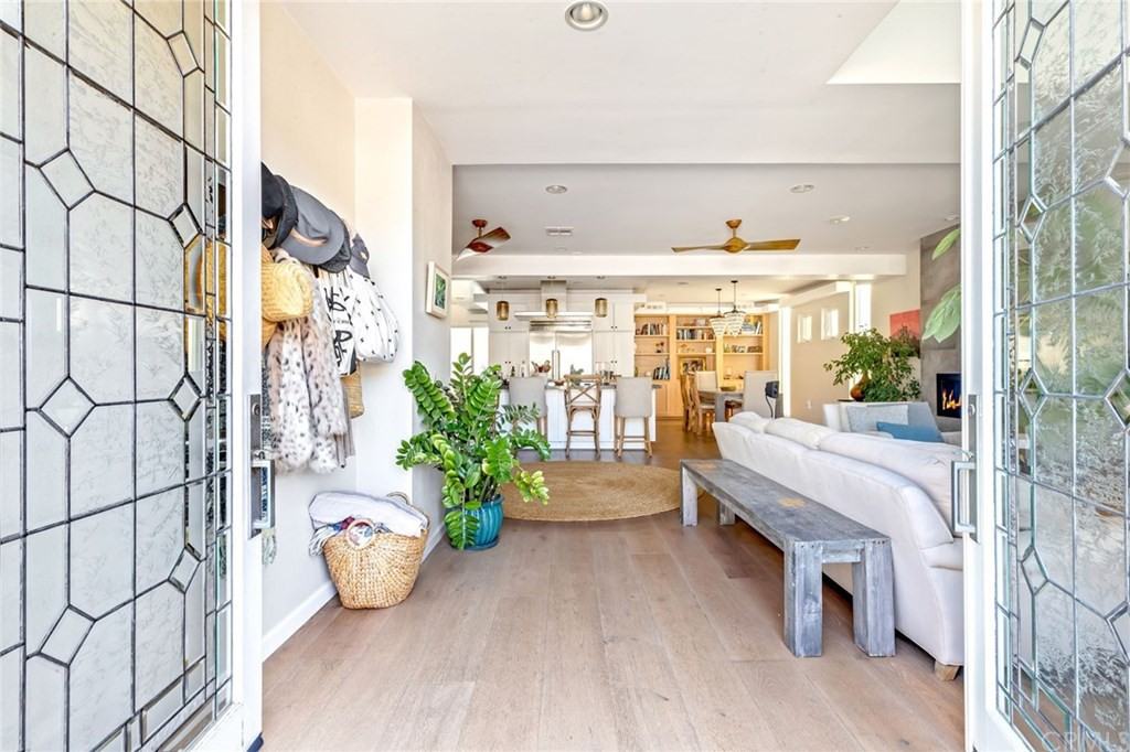 324 Prospect St - Photo 2 of 23