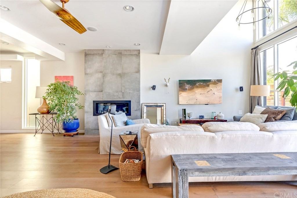 324 Prospect St - Photo 3 of 23