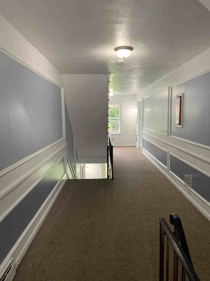 New Yorker West - Photo 3 of 4