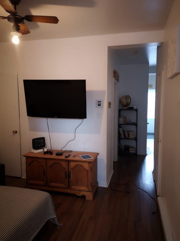 Top floor 4 1/2 in central verdun near metro - Photo 2 of 18