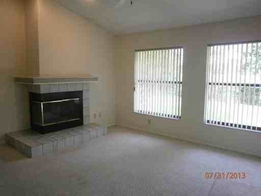 2445 Lake Jackson Cir - Photo 2 of 6