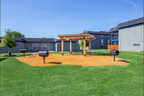 Rosemont Vista Del Sol - Photo 3 of 7