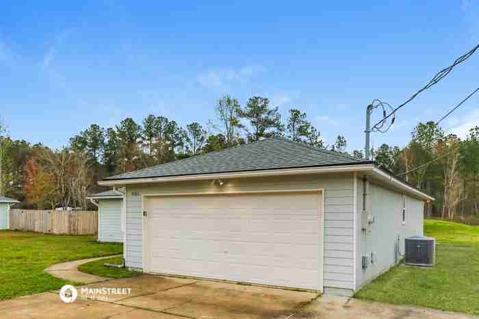 4088 Everett Ave - Photo 3 of 16