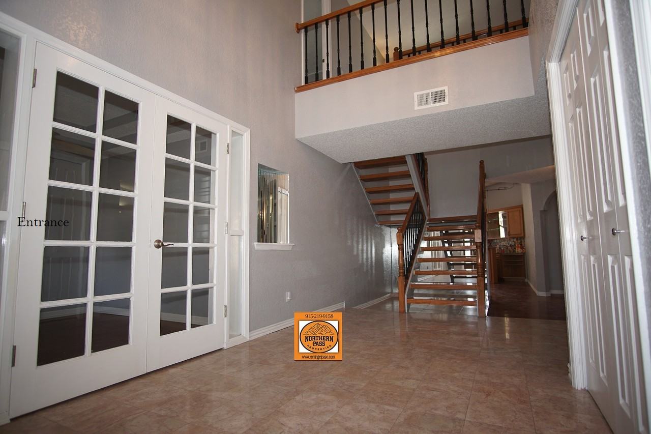 2120 Greenlee Drive - Photo 2 of 33