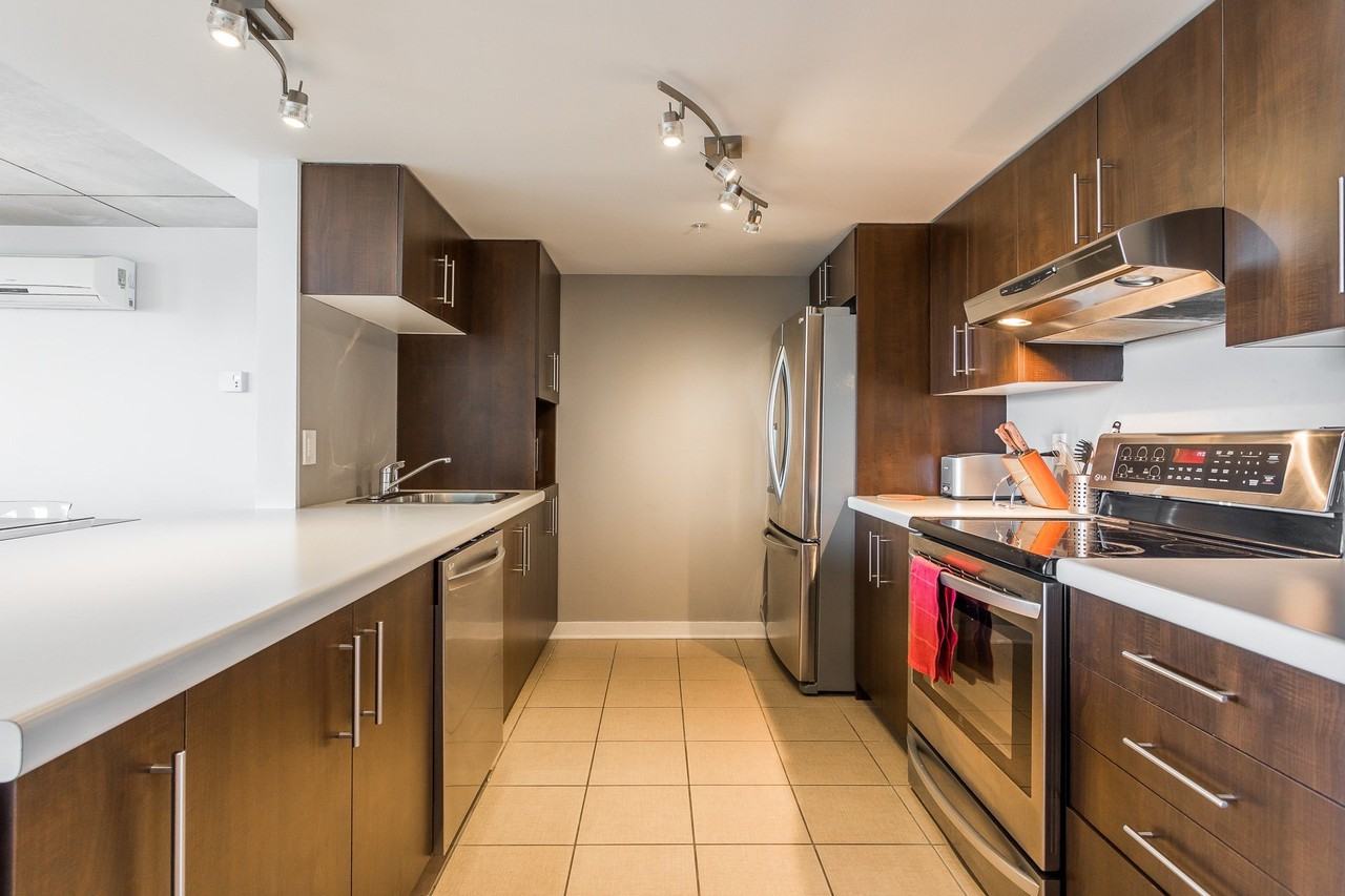 2910 Rue Ontario Est #511 - Photo 3 of 23