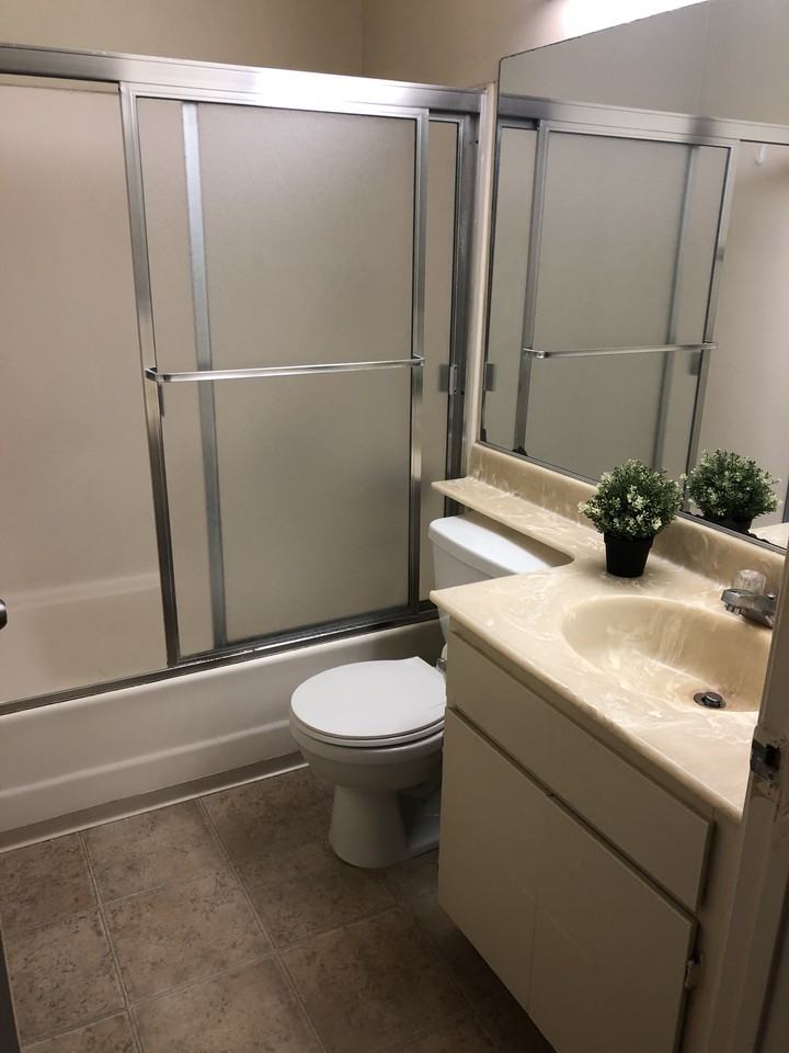 Cozy shared bedroom walking distance to UCLA - Photo 5 of 9